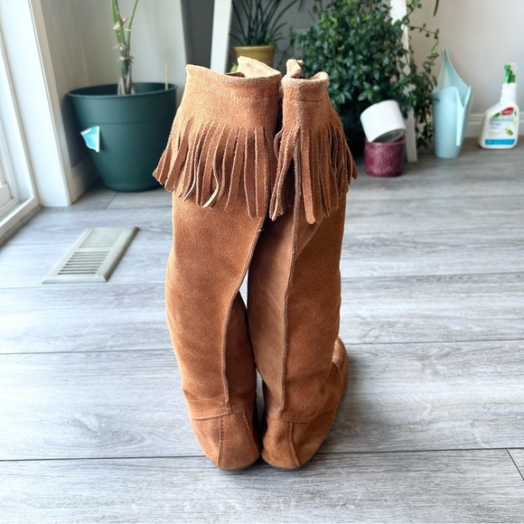 Minnetonka Suede Leather Front Lace Knee-Hi Boot - Picture 4 of 16